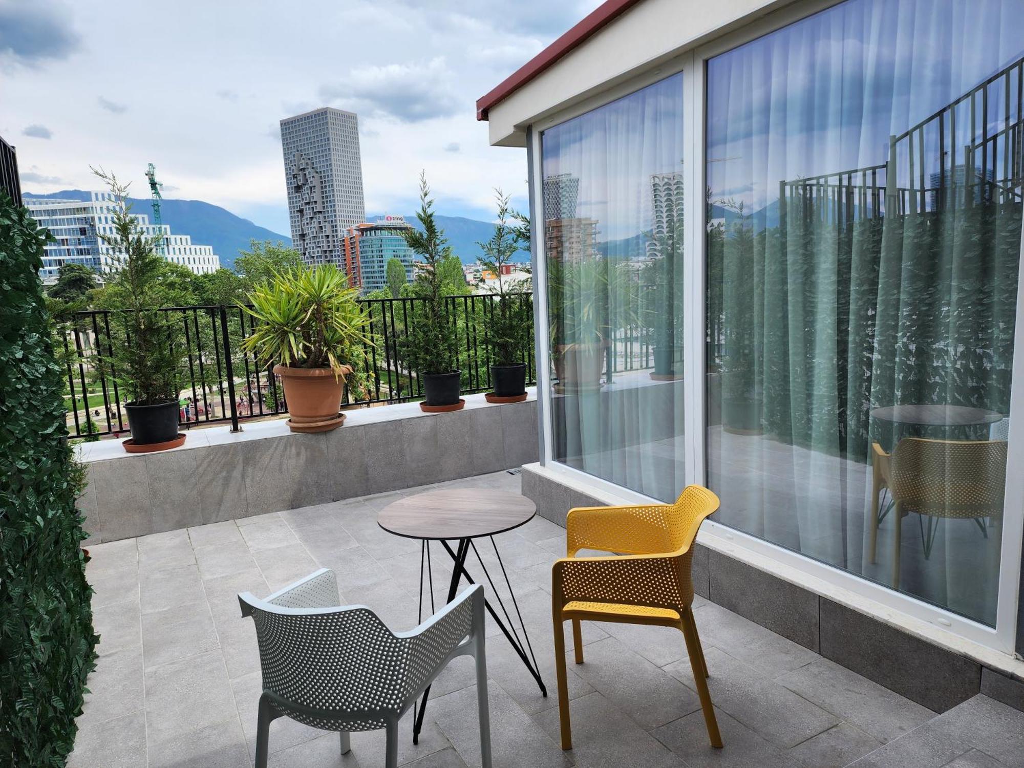 Penthouse With A City View Apartment Tirana Exterior photo