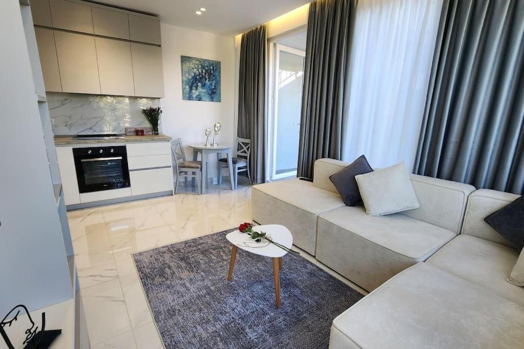 Penthouse With A City View Tirana Exterior photo